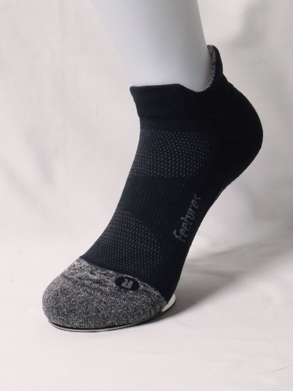 Feetures Ankle Socks Black Cushioned [Size L] - Picture 4 of 4
